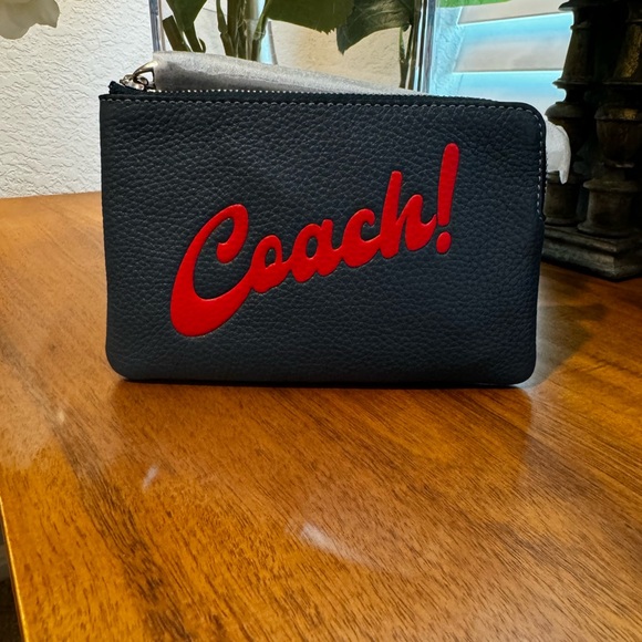 NWT COACH wristlet with COACH graphic! 🛍️ - Picture 4 of 6